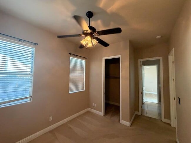 Building Photo - 3032 Hanson Ave