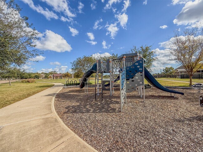 Building Photo - 2513 Kaman Ln