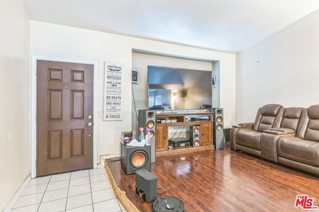 Building Photo - 2619 W Windhaven Dr