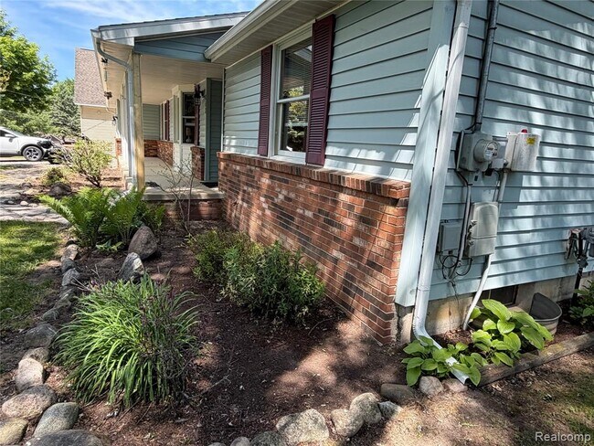 Building Photo - 8427 Carols Dr