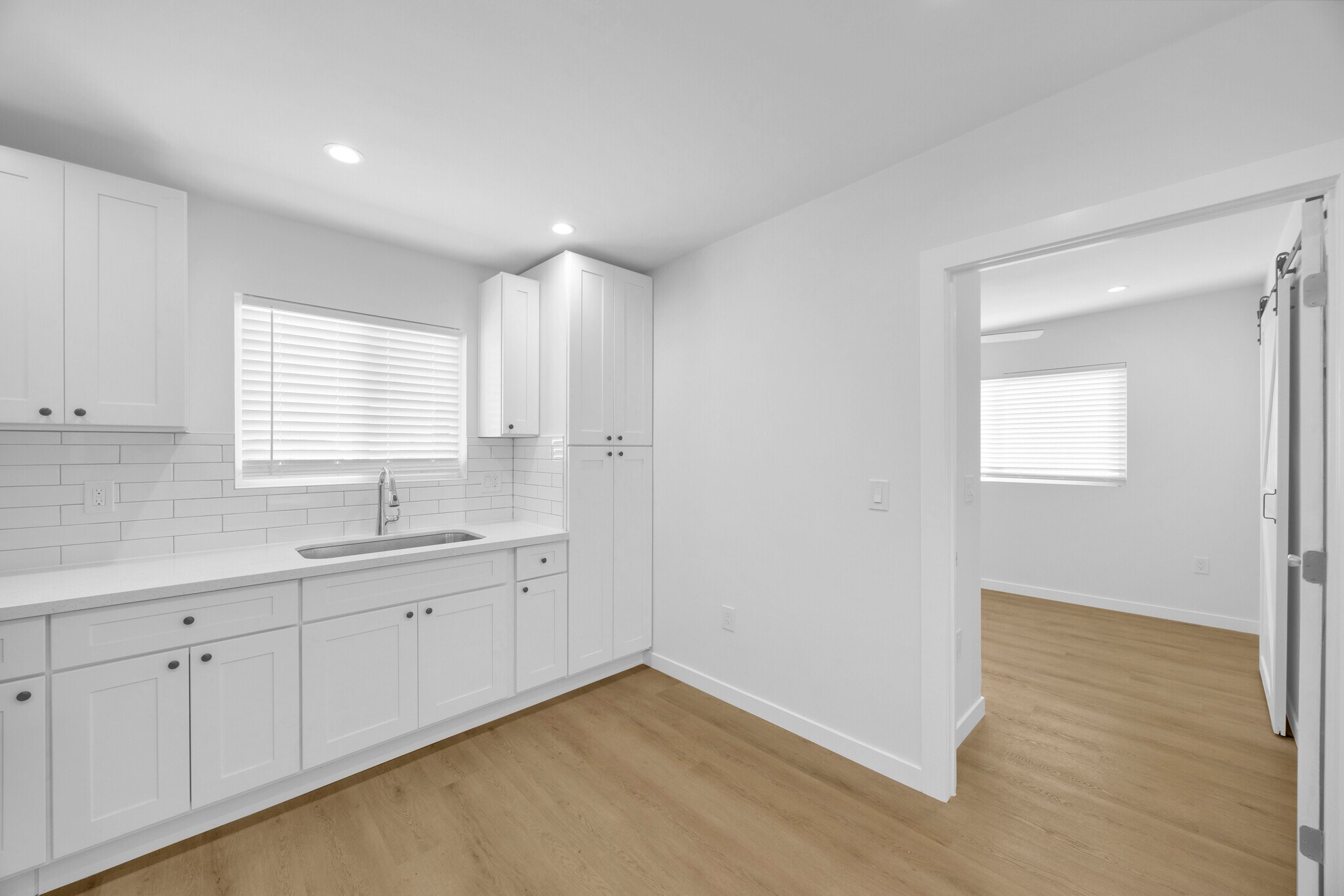 Building Photo - 2210 Pine Ave