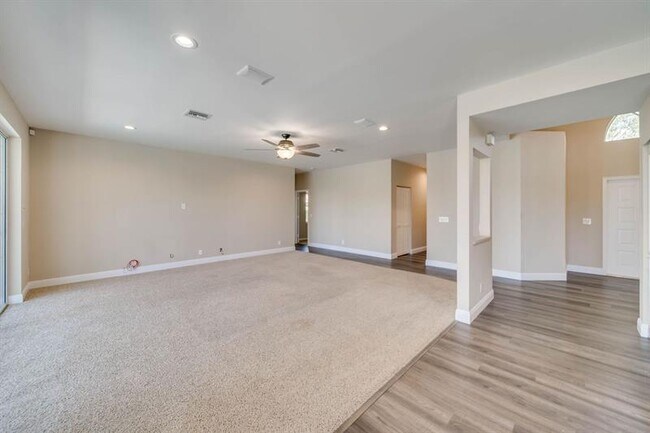 Building Photo - 558 Stonemont Dr