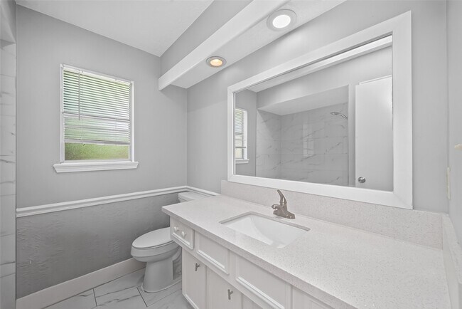 Building Photo - 5703 Green Timbers Dr