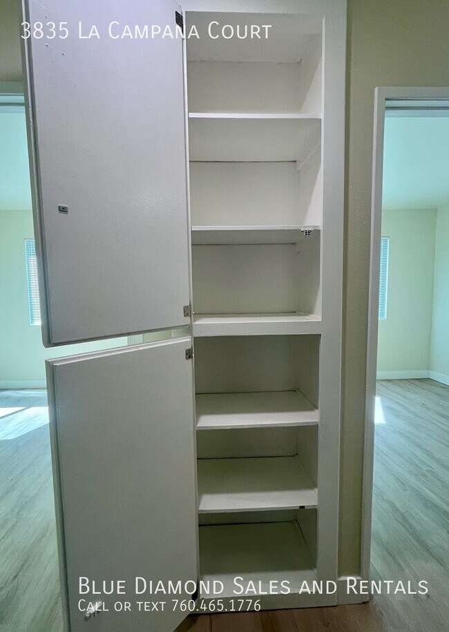Building Photo - 3835 La Campana Ct