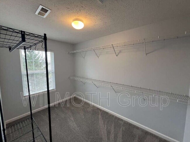 Building Photo - 9451 Glencroft Way