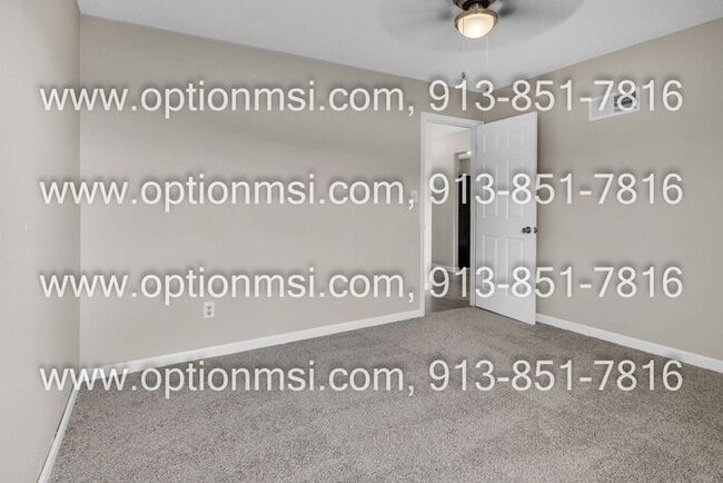Building Photo - **Spacious 2-Bedroom Duplex in a Cul-de-Sac!**