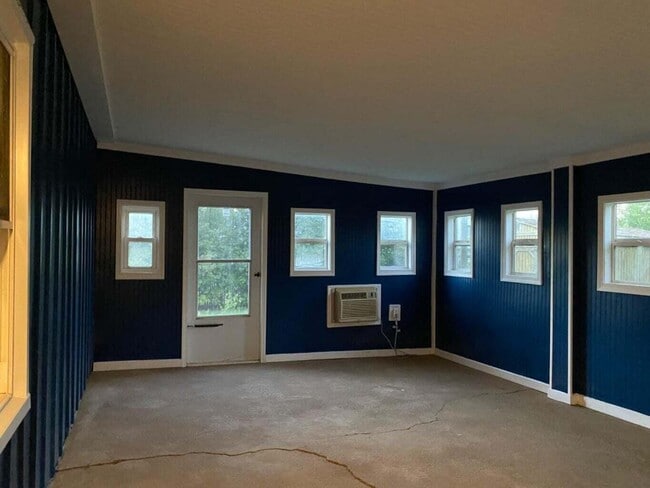 Building Photo - 3004 Arrowhead Dr