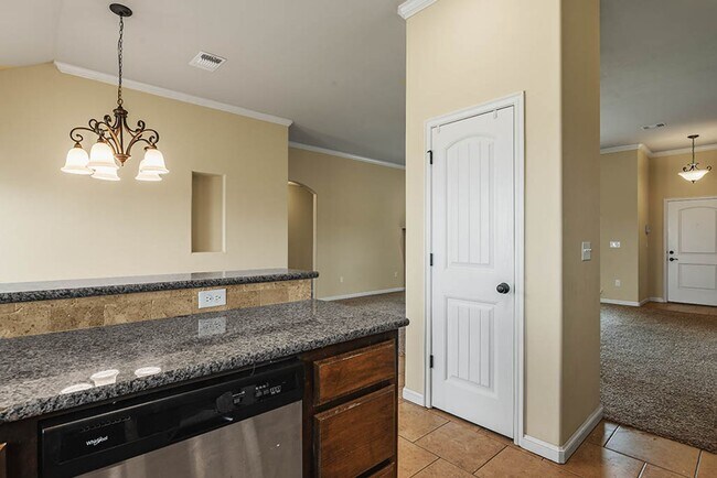 Building Photo - 4701 Apatite Bluff Dr