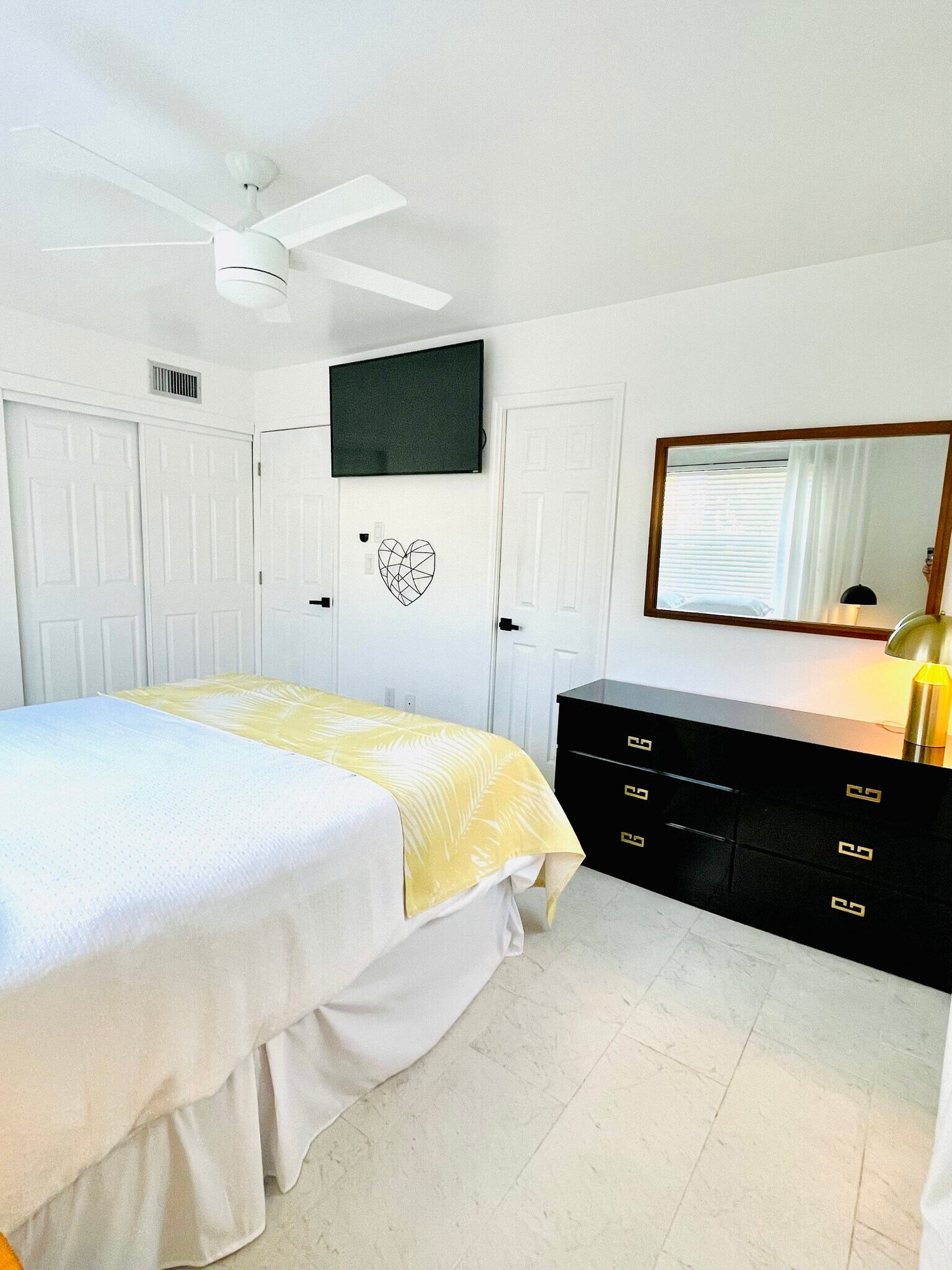 Building Photo - 4158 Tamiami Trl