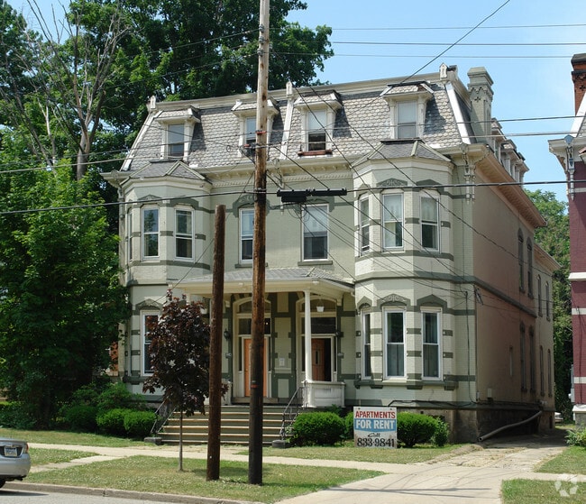 Primary Photo - 332 W 6th St