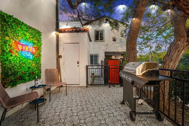 Building Photo - 1400 N Orange Dr