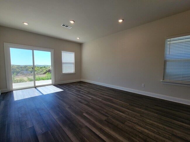 Building Photo - 4316 Skyridge Dr
