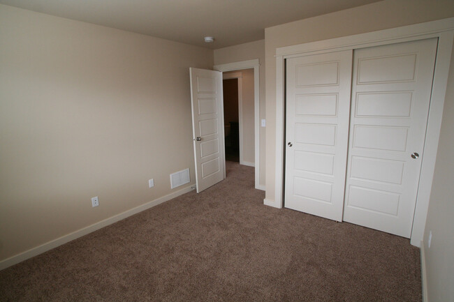 Building Photo - Gooch Hill 1