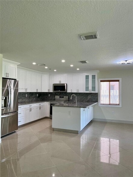 Building Photo - 4101 SW 148th Pl