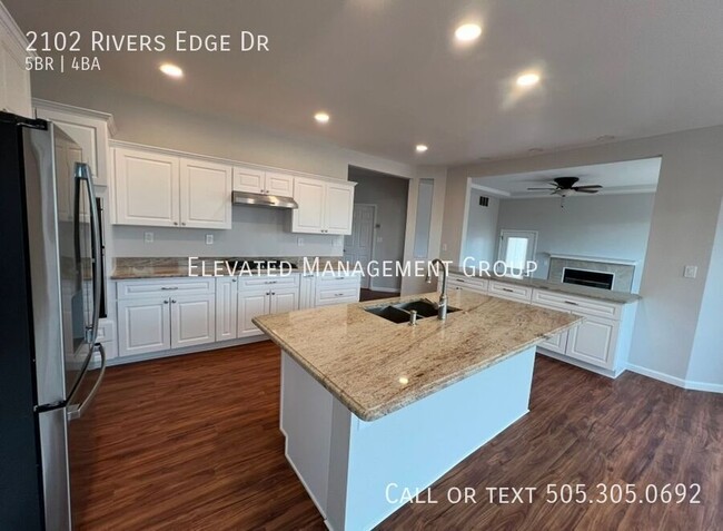 Building Photo - Spacious 5 Bedroom, Views, Refrigerated Ai...