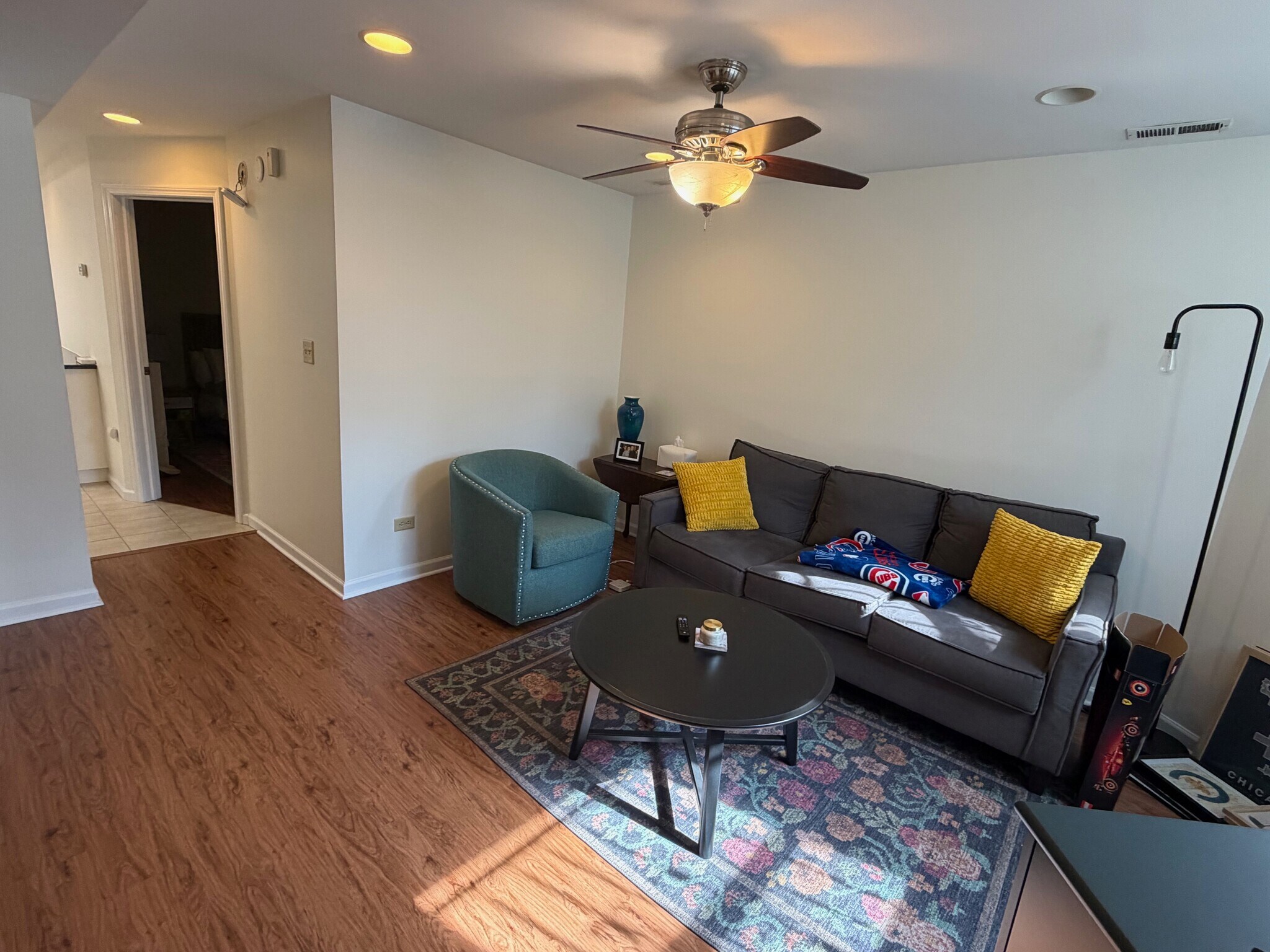 Building Photo - 1424 W Fletcher St