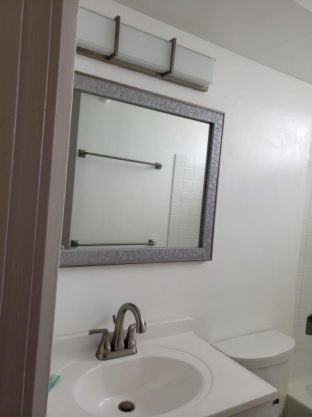 Building Photo - Century Park Plaza Condo - 1 bedroom, 1 bath, 1 parking - Avail 09/01/2026