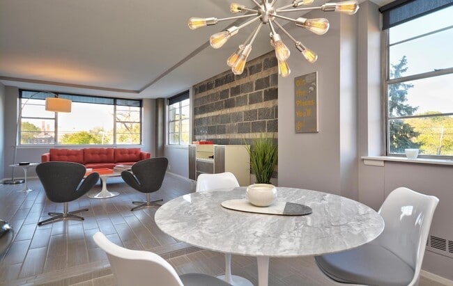 Building Photo - 1620 E Broad St