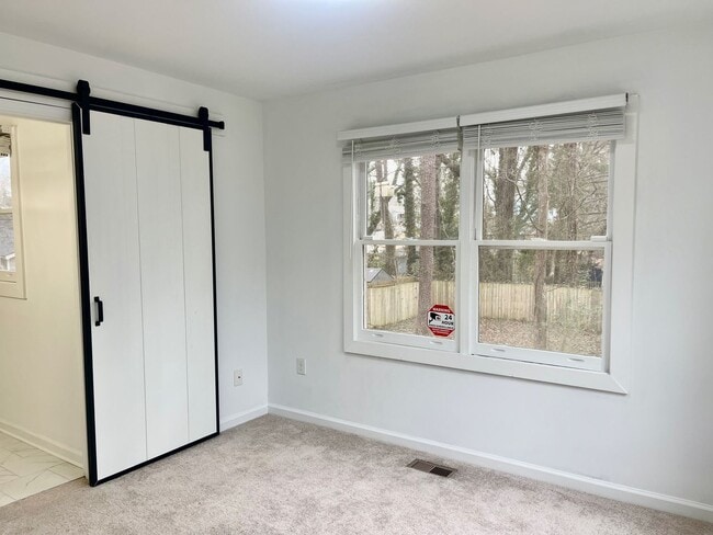 Building Photo - Cozy Bungalow in Atlanta's Westside