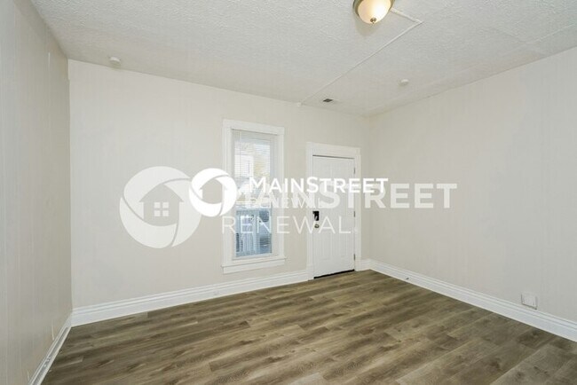 Building Photo - 1 Bedroom Pet-Friendly Home in Louisville, KY with Main Street Renewal