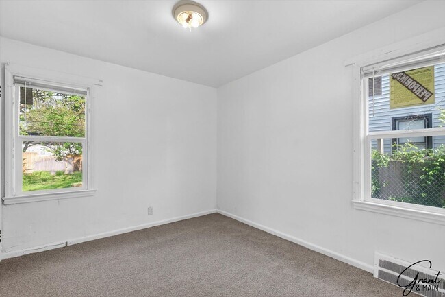 Building Photo - 20259 Oakfield Ave