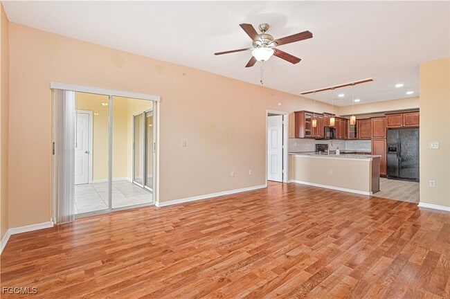 Building Photo - 6361 Aragon Way