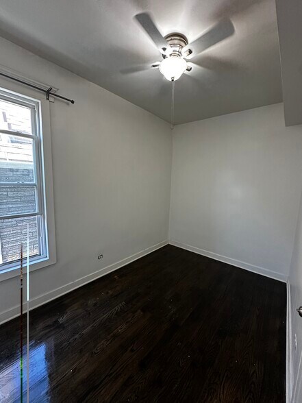 Building Photo - 2022 N Kedzie Ave