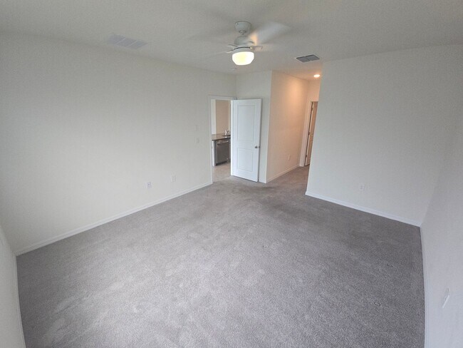 Building Photo - Gorgeous 3-Bedroom, 2-Bathroom Townhouse in Bradenton