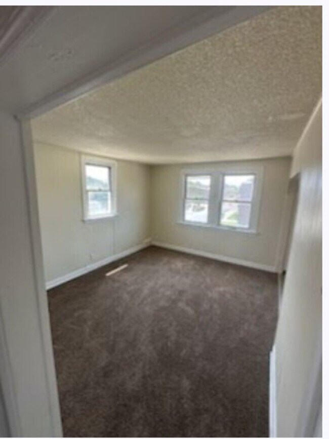 Building Photo - 4561 Loring St