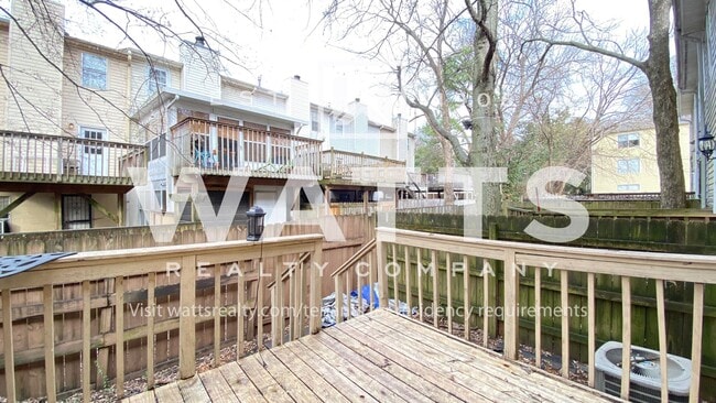 Building Photo - 2 Bedroom Southside Townhouse