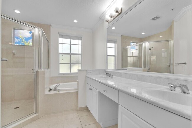 Building Photo - 2441 San Pietro Cir