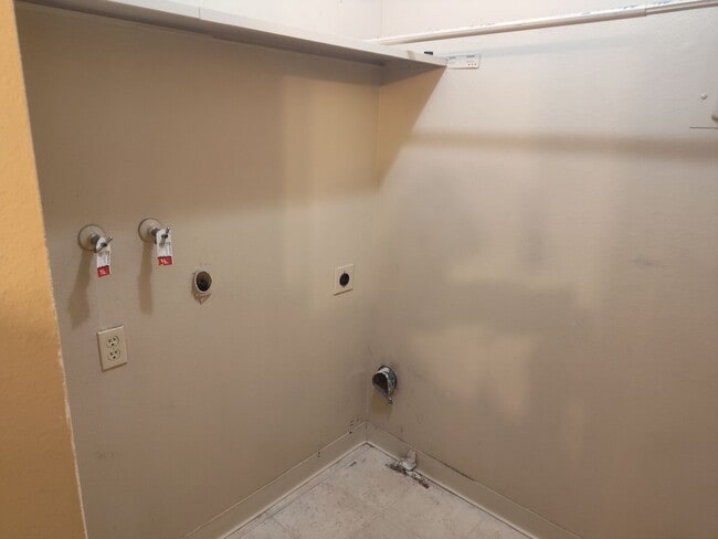 Building Photo - Gorgeous 2 bed Aurora condo for rent