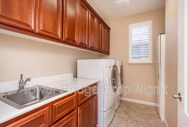 Building Photo - 1457 Marseille Ln