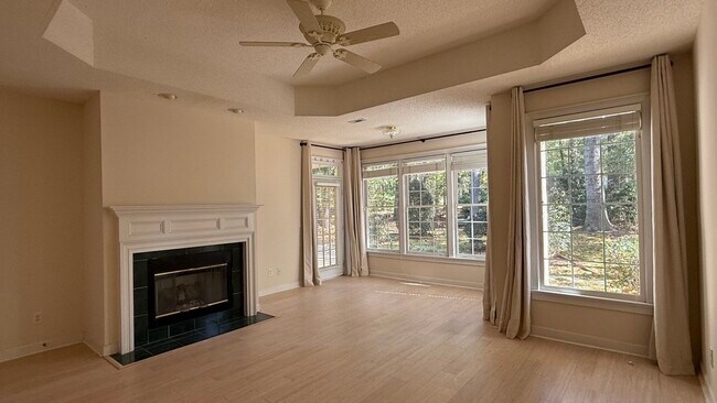 Building Photo - 80 Preswick Park Dr