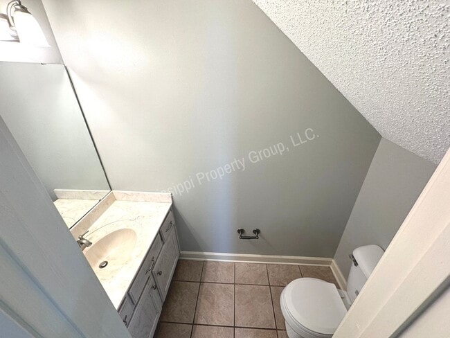 Building Photo - 2BR/2.5BA FOR RENT