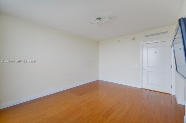 Building Photo - 6000 Island Blvd