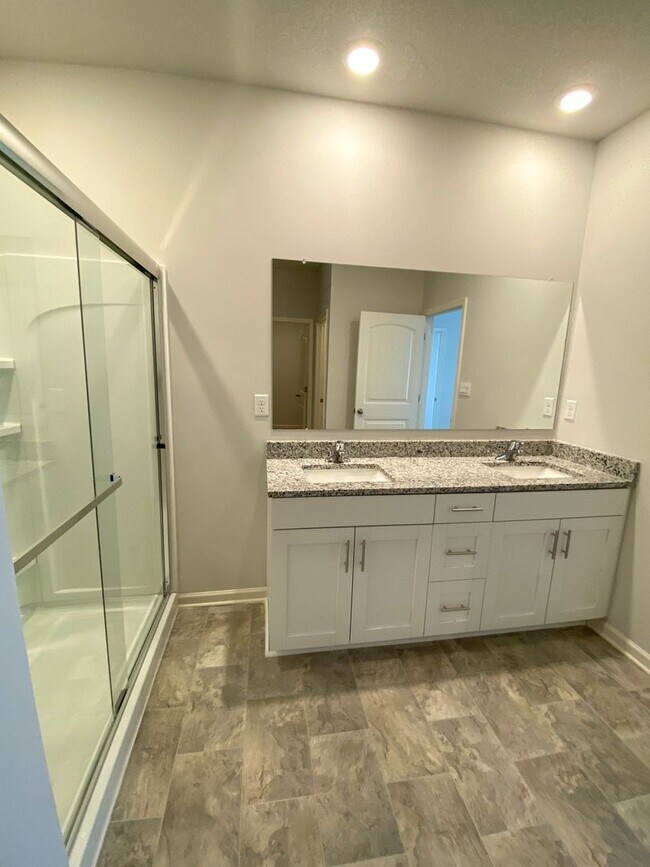 Building Photo - 4 bed 2 bath home built in 2023 in Somerville