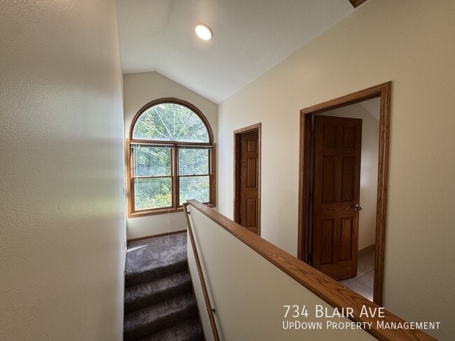 Building Photo - 734 Blair Ave