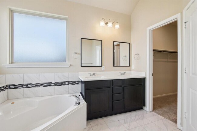 Building Photo - 4310 Treccia Ct