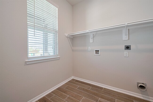 Building Photo - 2405 Seamist Cv Ln
