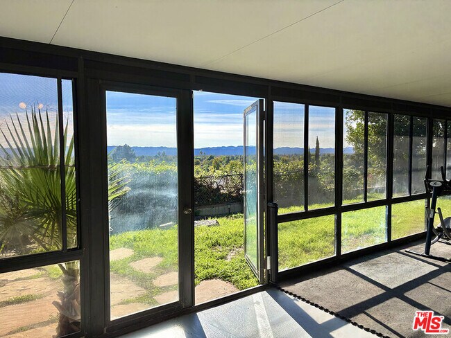 Building Photo - 16312 Itasca St