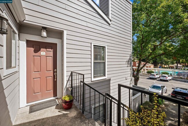 Building Photo - 332 Eastridge Dr