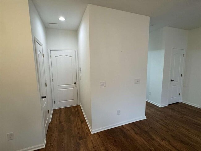 Building Photo - 6494 Whitebeam Trl