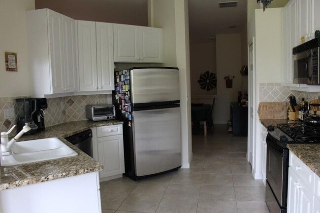 Building Photo - 641 SW Munjack Cove