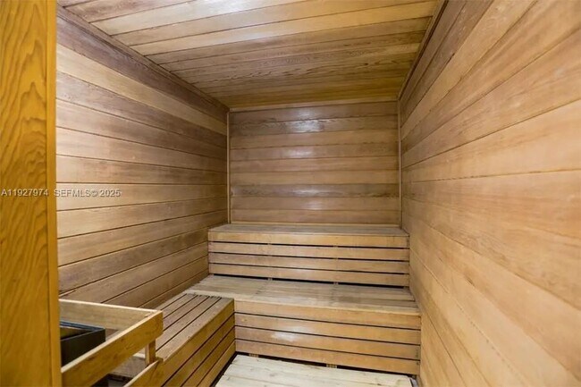 Building Photo - 19754 Dinner Key Dr