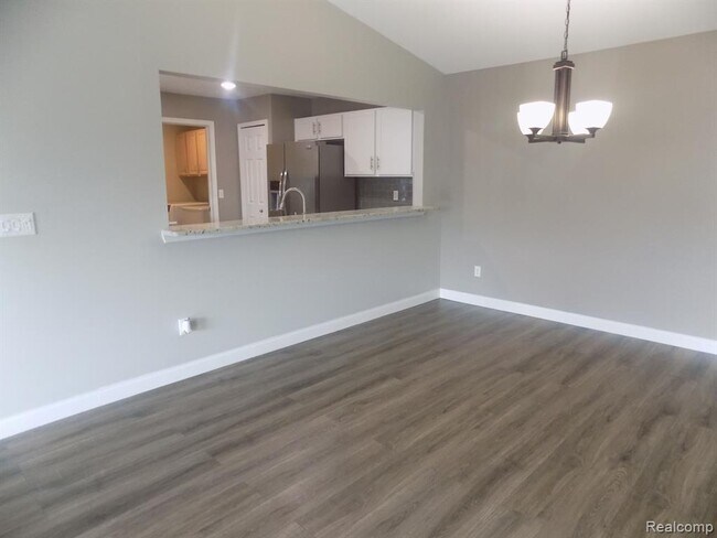 Building Photo - 16327 Chatham Dr