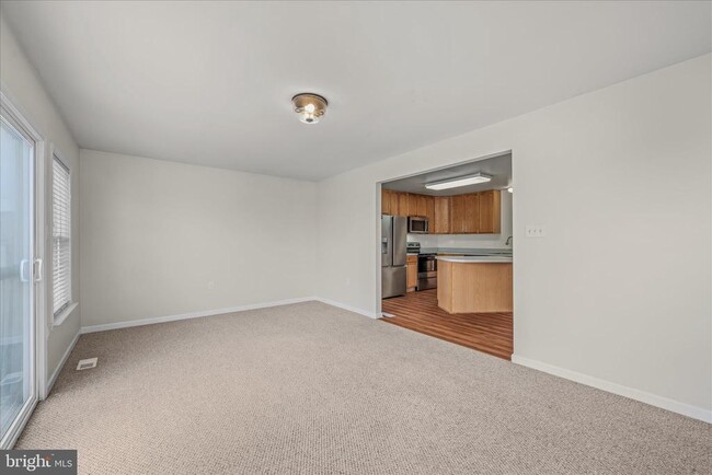 Building Photo - 36 Bruce Dr