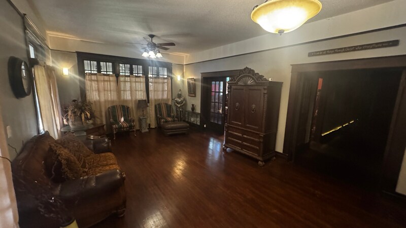 Building Photo - 1721 Clarendon Ave