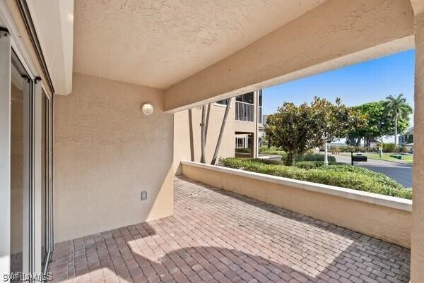 Building Photo - 819 James St