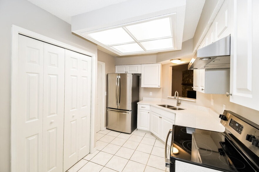 Building Photo - 3667 Lumberjack Cir N